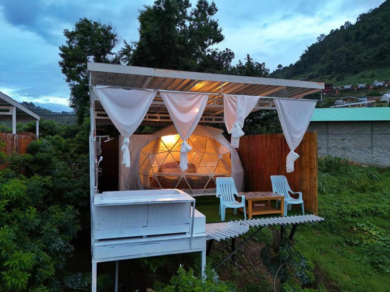 ภูวิมาน ม่อนแจ่ม Hotel Mon Jam Exterior photo